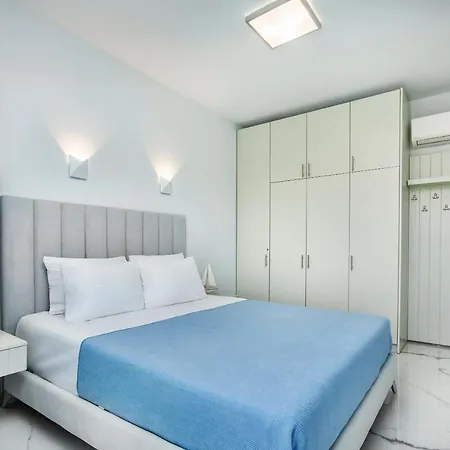 Front Casa Elena Chaniotis