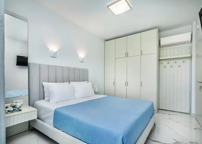 Front Casa Elena Chaniotis